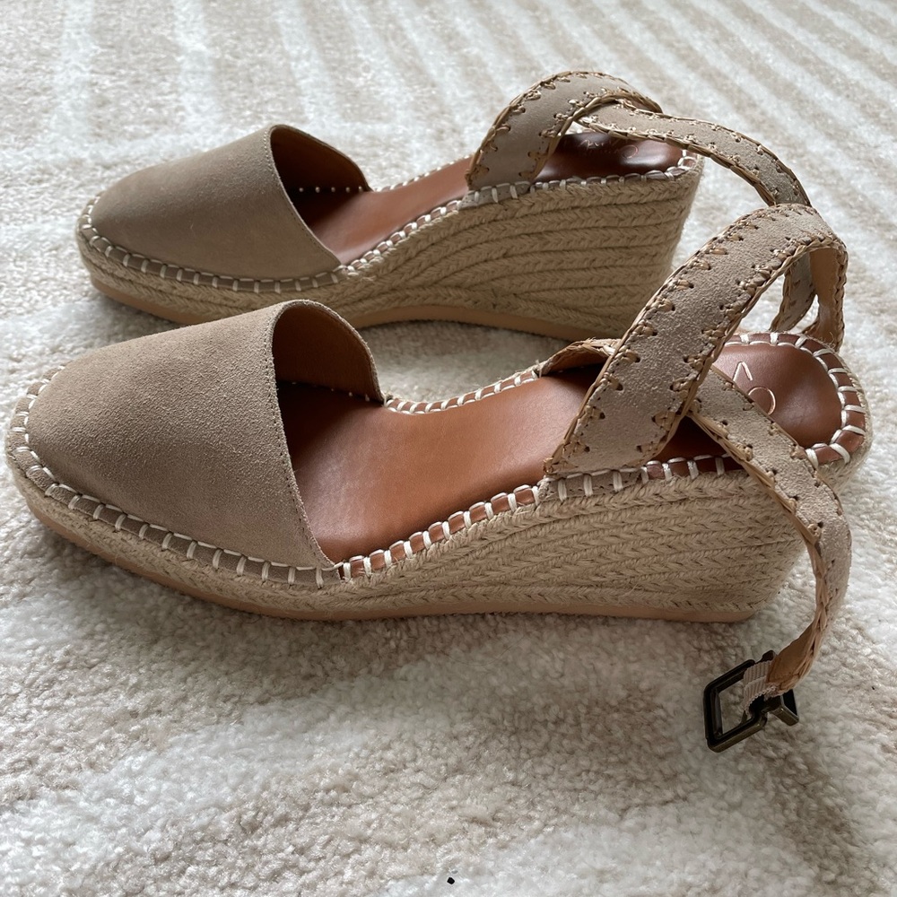 Crown Vintage Wedge Sandals - Size 11
